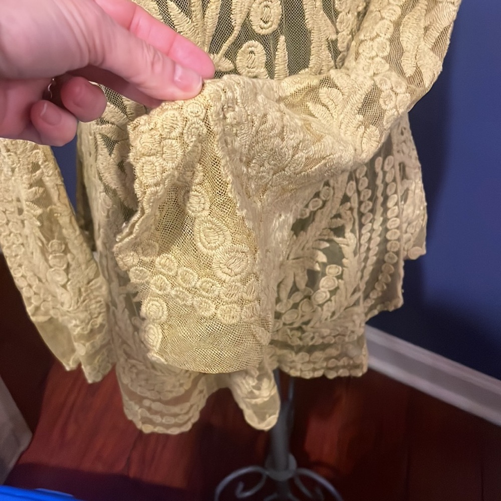 NWT Ryu sheer top - Picture 5 of 5